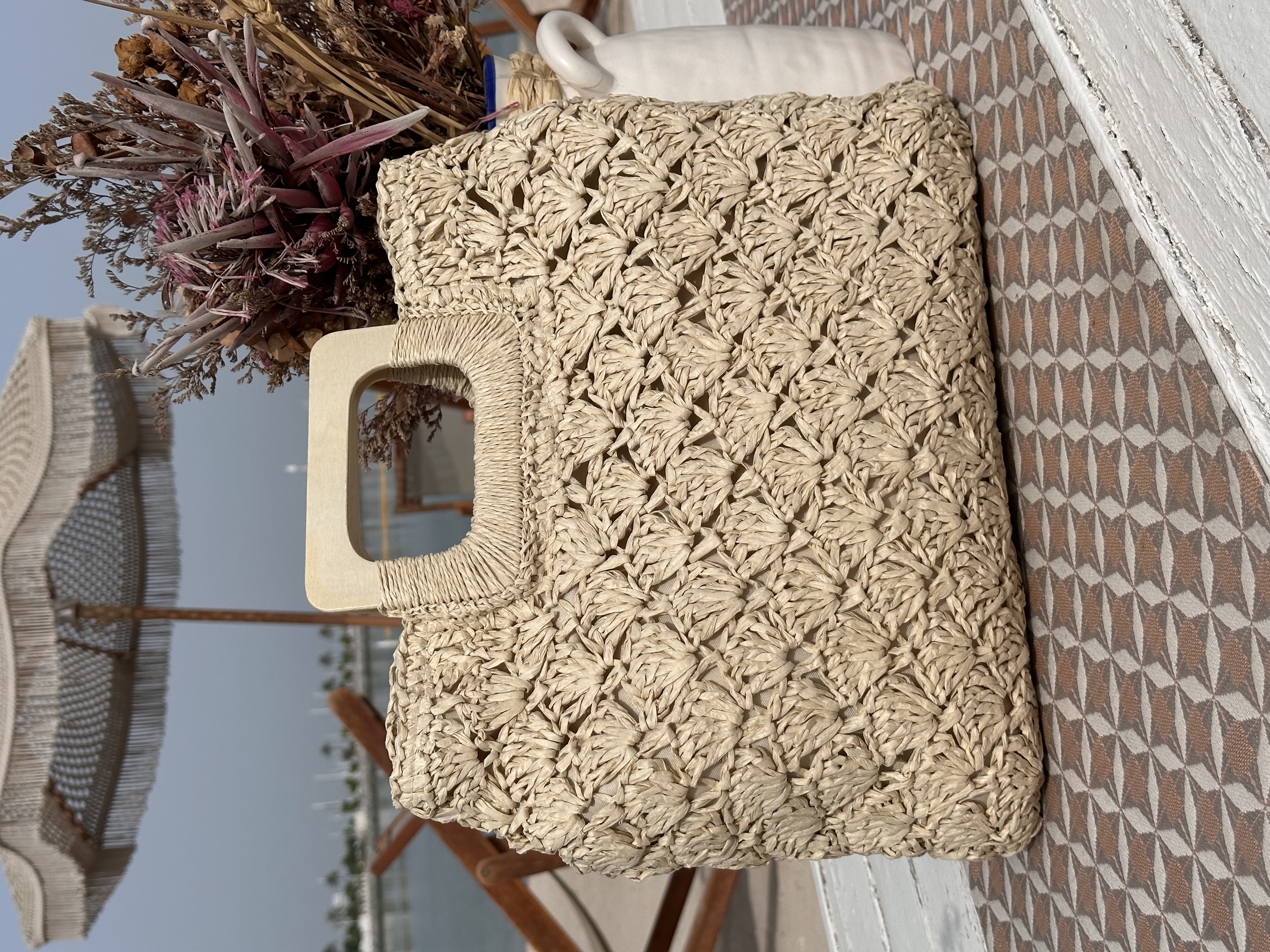 STRAW TOTE BAG W/WOOD